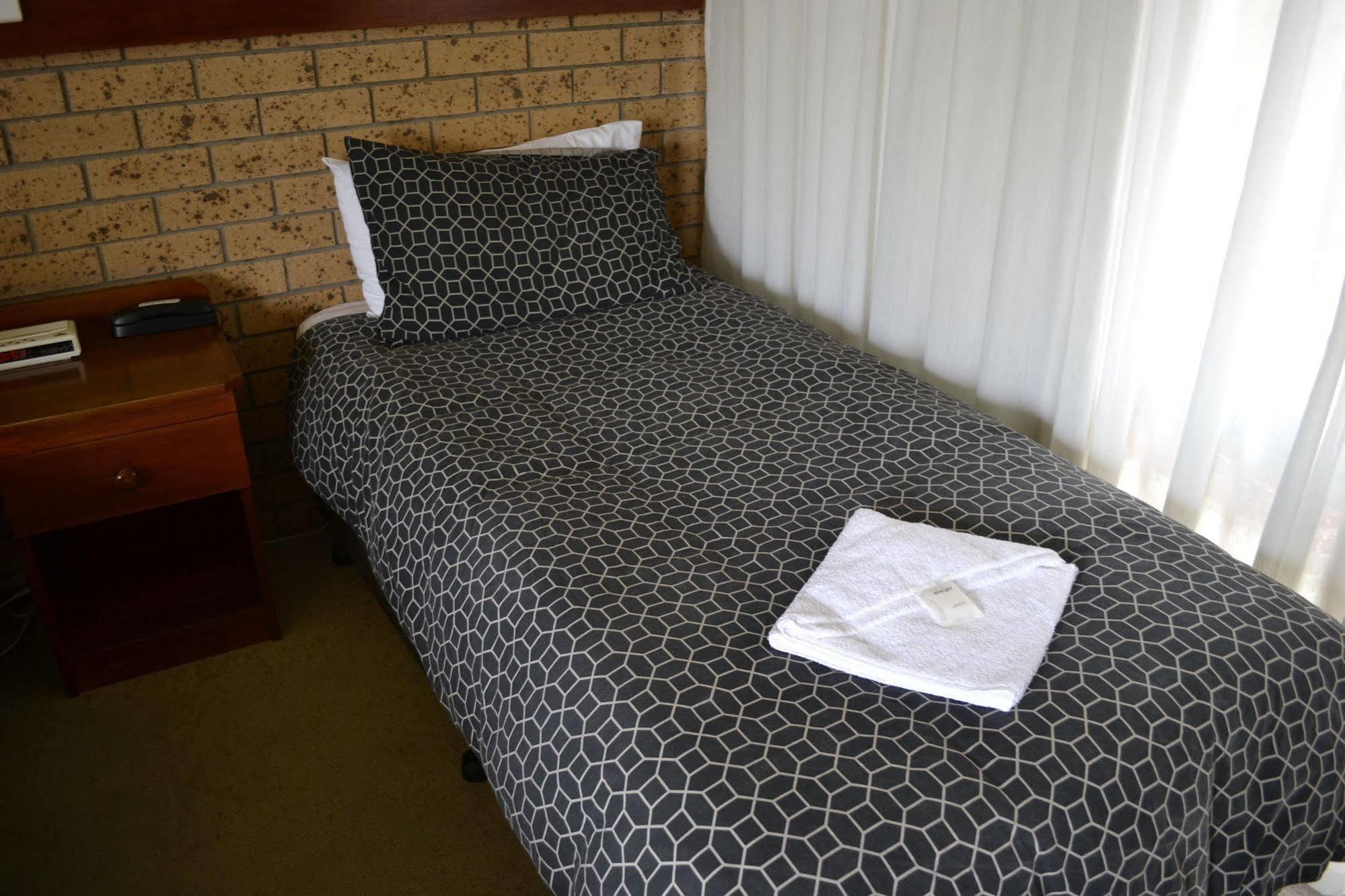 Colac Mid City Motor Inn Eksteriør billede